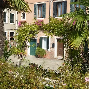 Appartamento Sestiere Dorsoduro, A Due Passi Da Zattere, Venezia