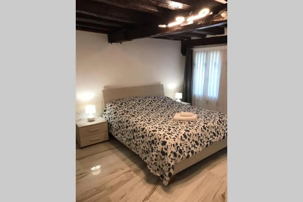 Calle Dei Preti Venice